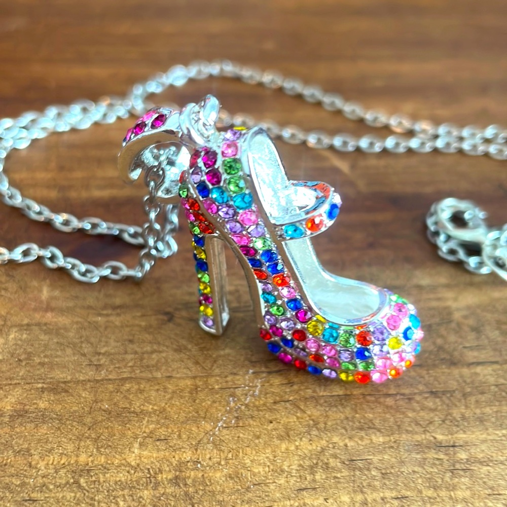 Heels full color crystal necklaces height 30” heel 1.5”x1”.
